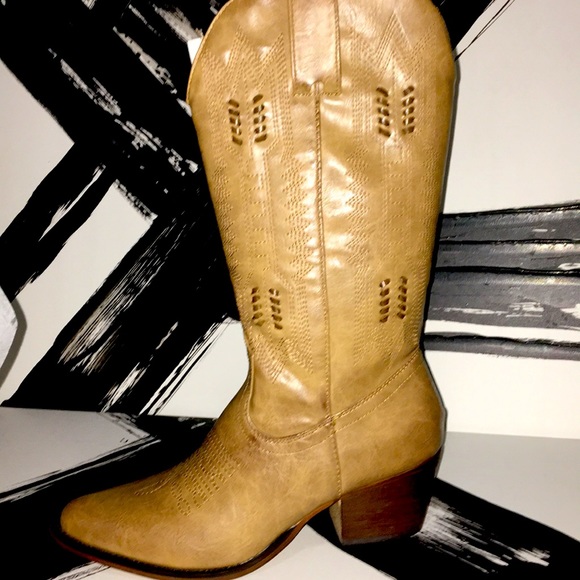 Shoes - Boots Boots !!!